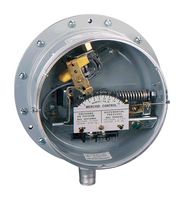 DWYER PG-7200-804-P2